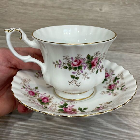 Royal Albert Lavender Rose Teacup Set Pink Roses Afternoon Tea Collectible - Picture 3 of 10